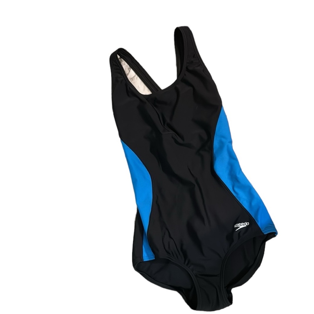 Speedo Bust 11  W11. H15. Lots of stretch like new but uts used